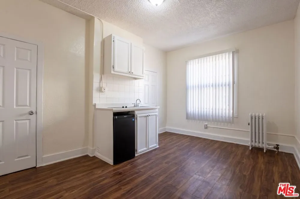 729 S Union Avenue #200 Los Angeles, CA 90017