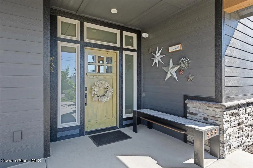 145 E HANLEY AVENUE Dalton Gardens, ID 83815