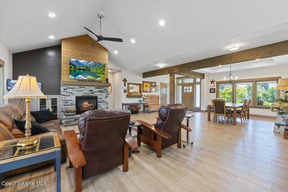 145 E HANLEY AVENUE Dalton Gardens, ID 83815