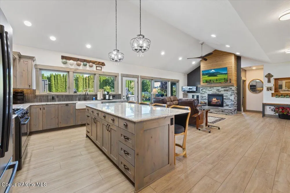 145 E HANLEY AVENUE Dalton Gardens, ID 83815