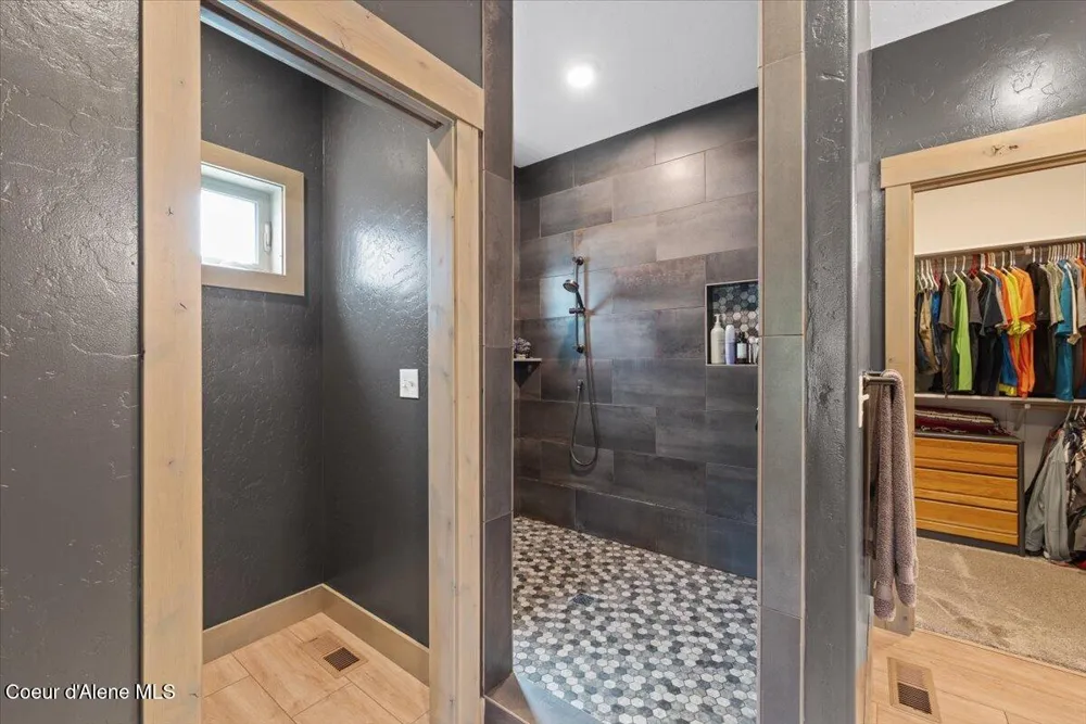 145 E HANLEY AVENUE Dalton Gardens, ID 83815