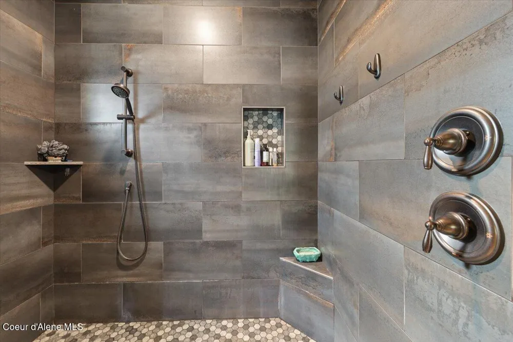 145 E HANLEY AVENUE Dalton Gardens, ID 83815