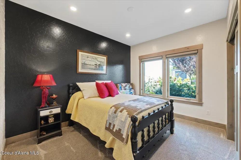 145 E HANLEY AVENUE Dalton Gardens, ID 83815