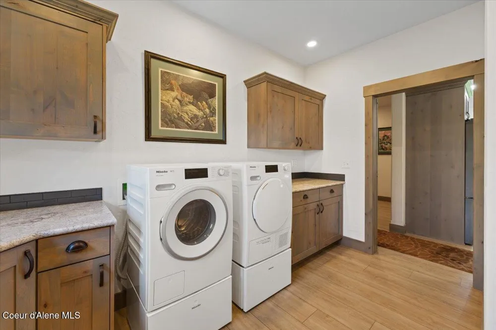 145 E HANLEY AVENUE Dalton Gardens, ID 83815