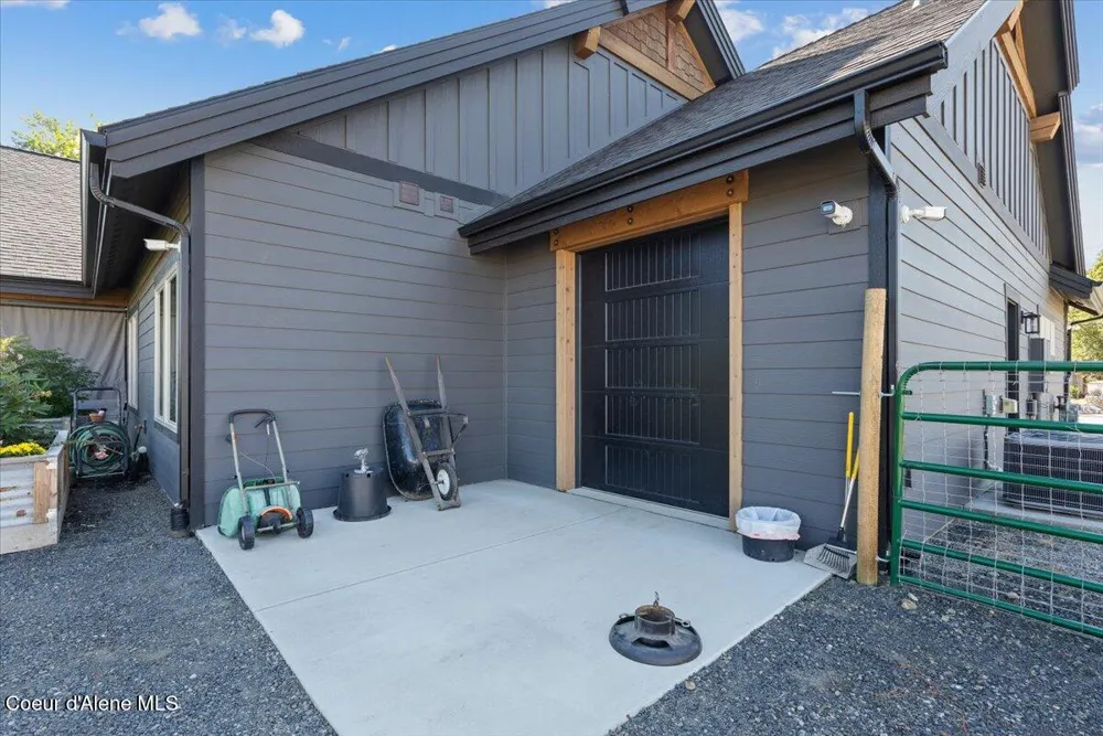 145 E HANLEY AVENUE Dalton Gardens, ID 83815