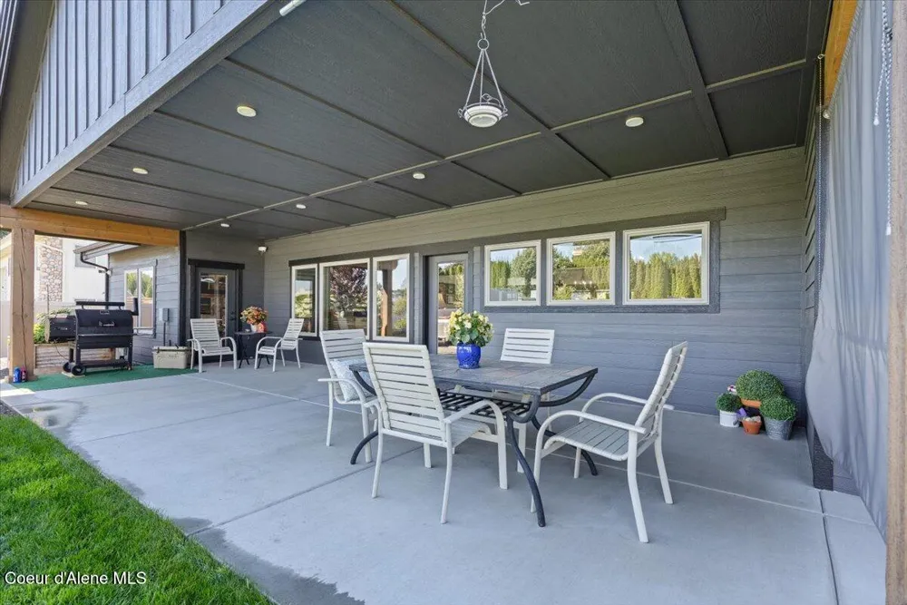 145 E HANLEY AVENUE Dalton Gardens, ID 83815