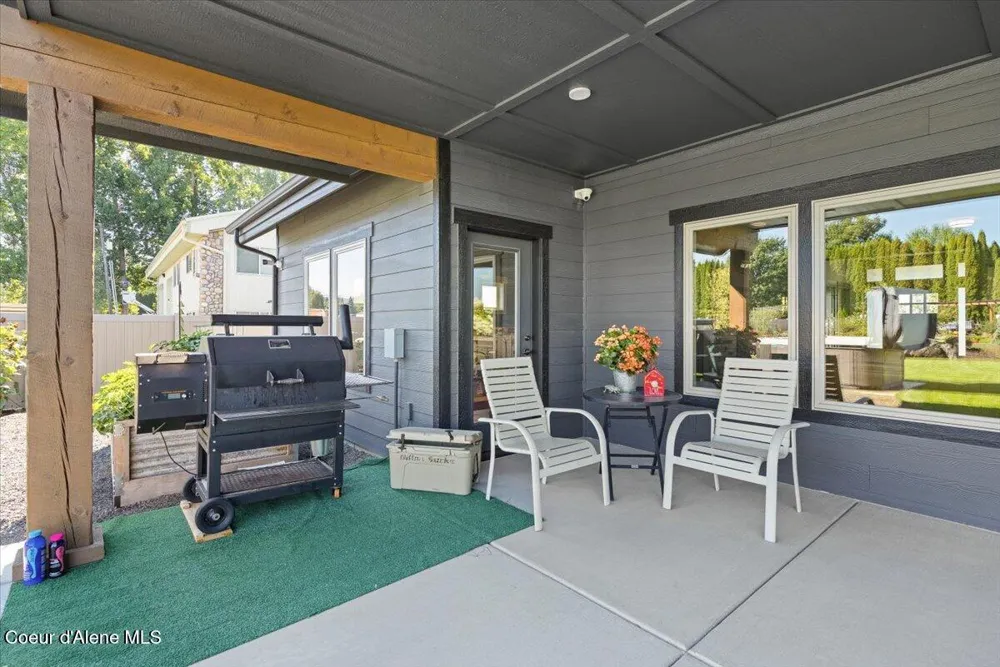 145 E HANLEY AVENUE Dalton Gardens, ID 83815
