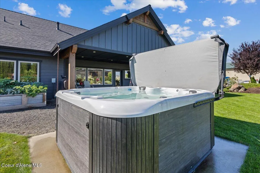 145 E HANLEY AVENUE Dalton Gardens, ID 83815