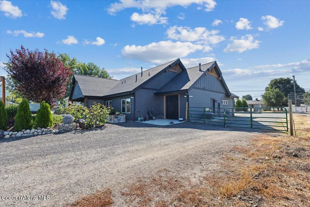 145 E HANLEY AVENUE Dalton Gardens, ID 83815