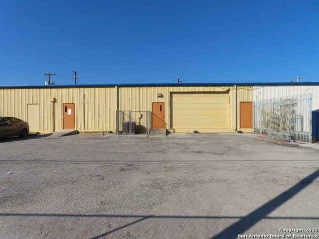 2614 W Commerce #300 San Antonio, TX 78207