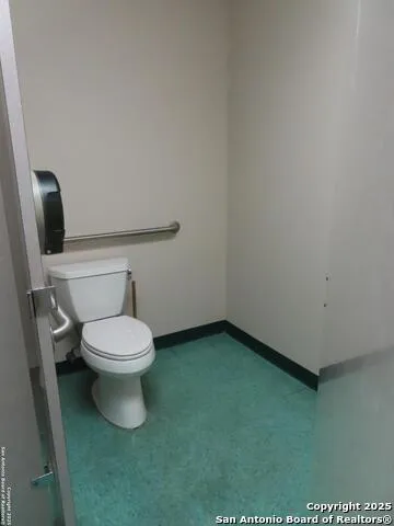 2614 W Commerce #300 San Antonio, TX 78207