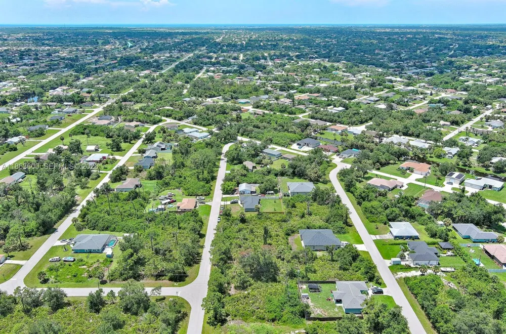11944 Brookside Ave Port Charlotte, FL 33981