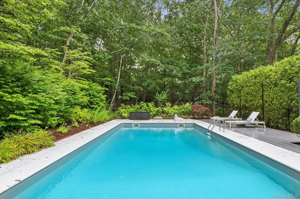 2723 Deerfield Road Southampton, NY 11963