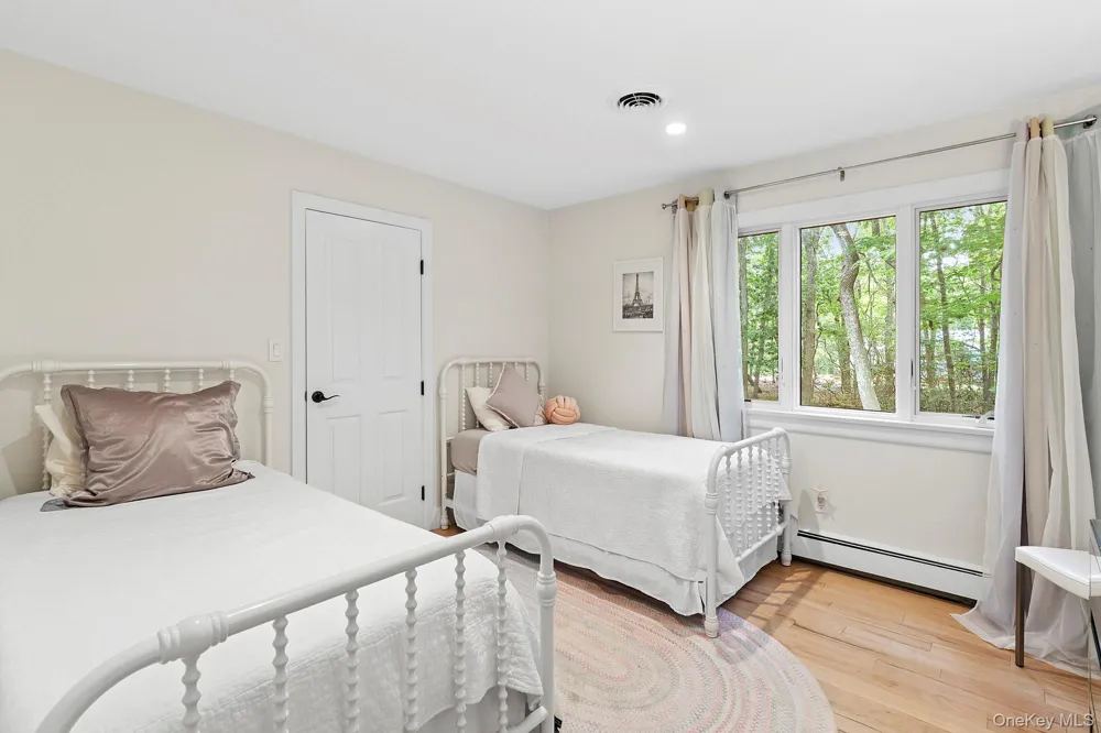 2723 Deerfield Road Southampton, NY 11963