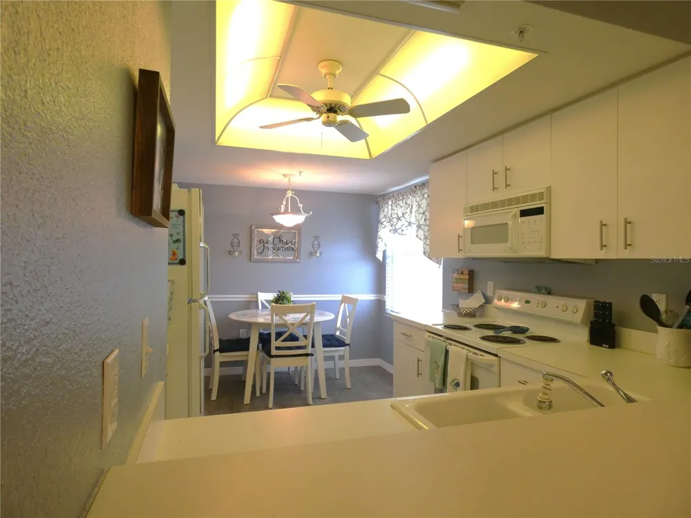 9320 CLUBSIDE CIRCLE #2208 Sarasota, FL 34238