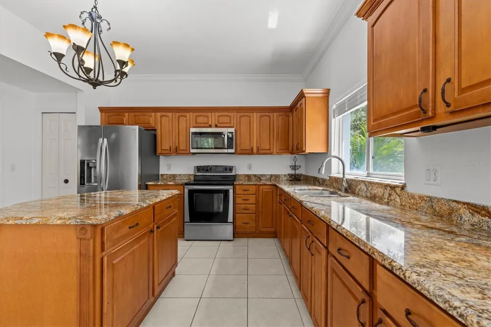 2328 WARWICK DRIVE Oldsmar, FL 34677