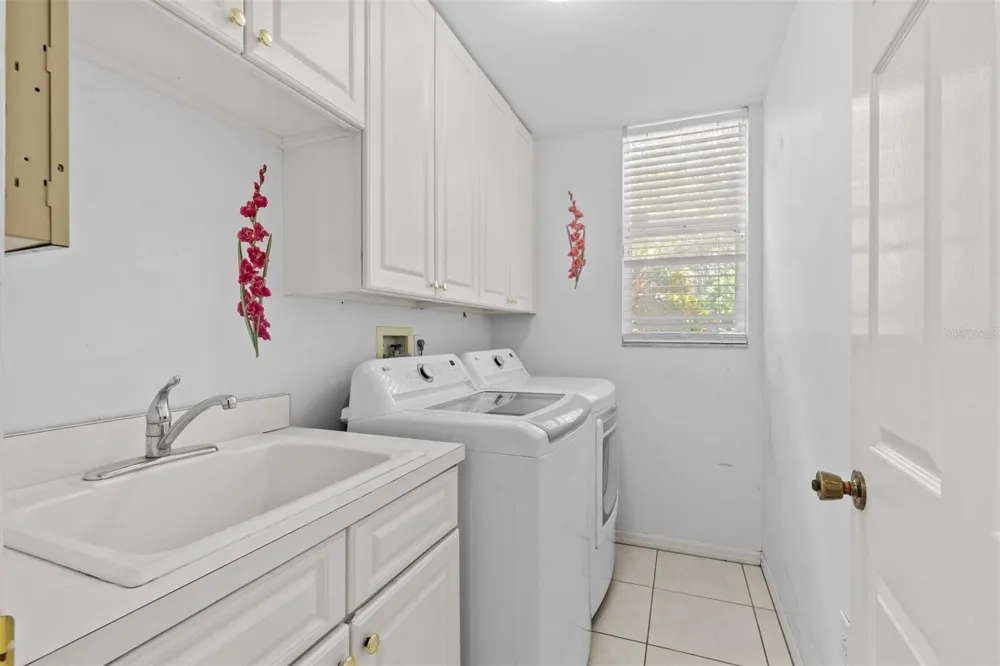 2328 WARWICK DRIVE Oldsmar, FL 34677