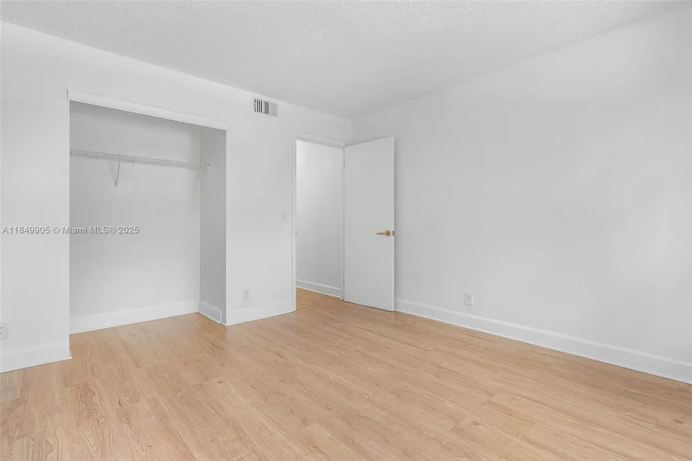8721 Wiles Rd #105 Coral Springs, FL 33067