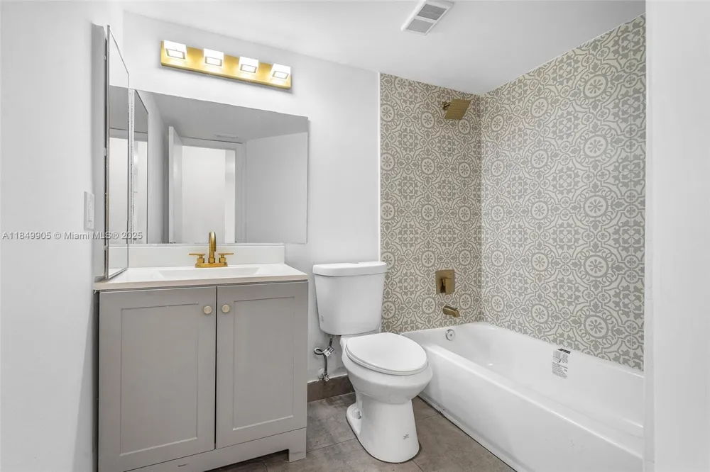 8721 Wiles Rd #105 Coral Springs, FL 33067