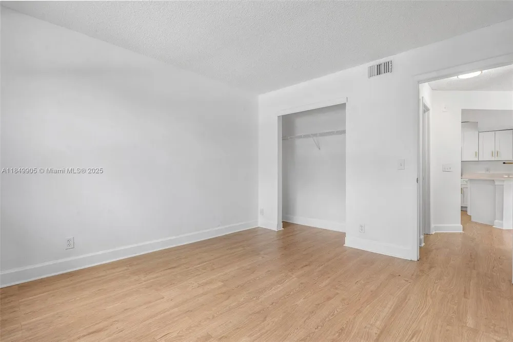 8721 Wiles Rd #105 Coral Springs, FL 33067