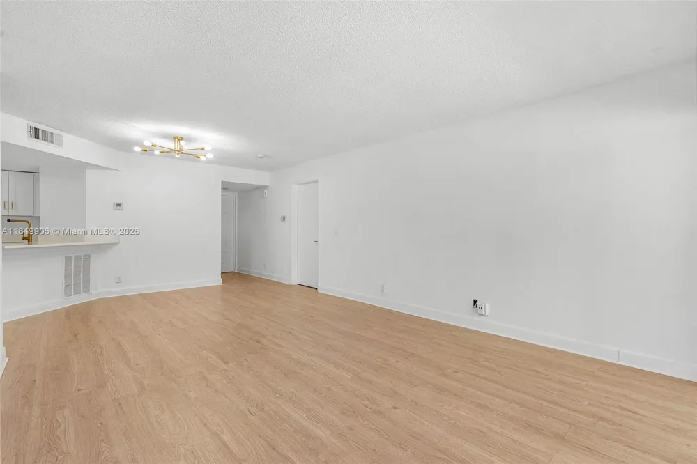 8721 Wiles Rd #105 Coral Springs, FL 33067