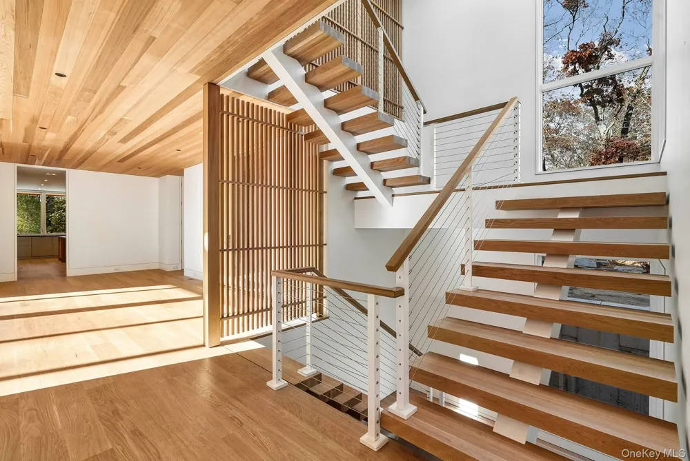 16 Arbor Path Amagansett, NY 11930