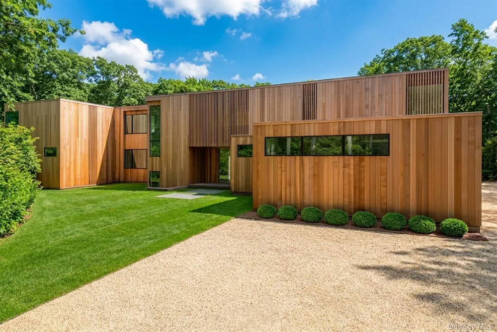 16 Arbor Path Amagansett, NY 11930