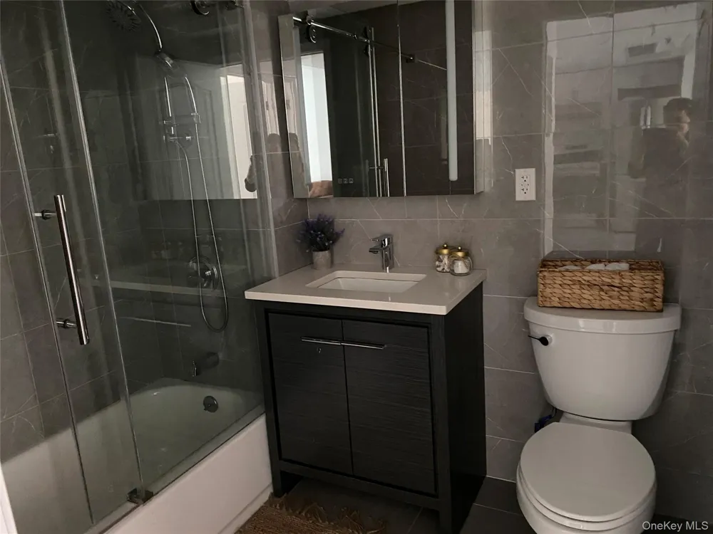 65-18 AUSTIN ST AUSTIN ST #8A Rego Park, NY 11374