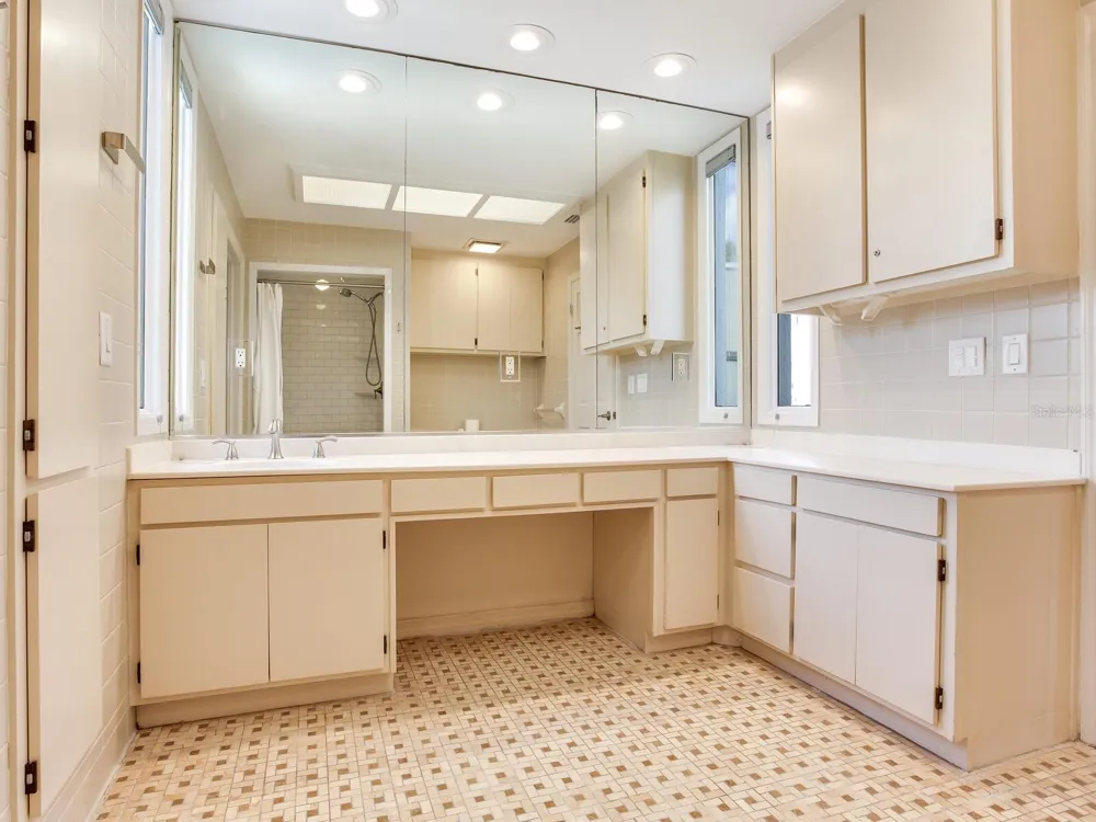 5010 BAYSHORE BOULEVARD #7 Tampa, FL 33611