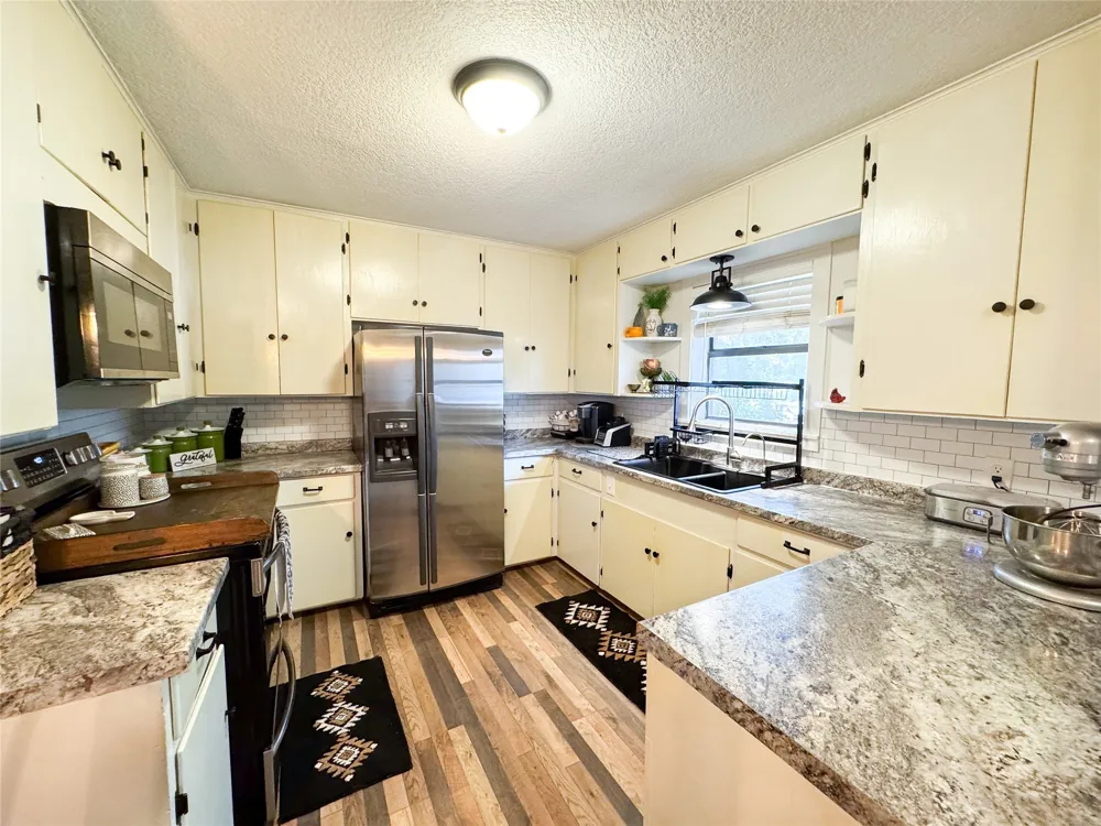 1303 Grand Central Avenue O'Brien, TX 79539