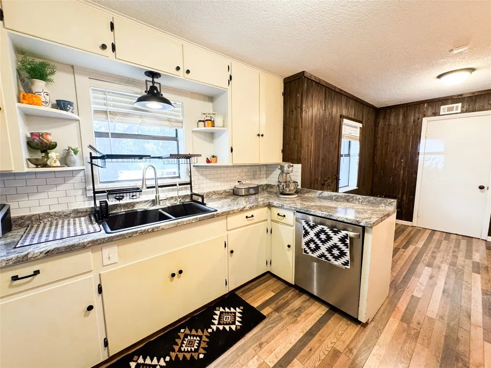 1303 Grand Central Avenue O'Brien, TX 79539