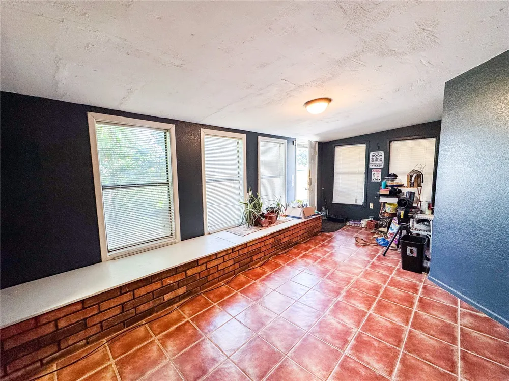 1303 Grand Central Avenue O'Brien, TX 79539