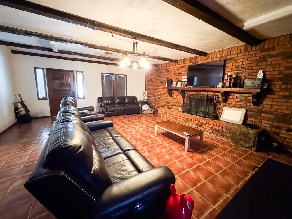 1303 Grand Central Avenue O'Brien, TX 79539