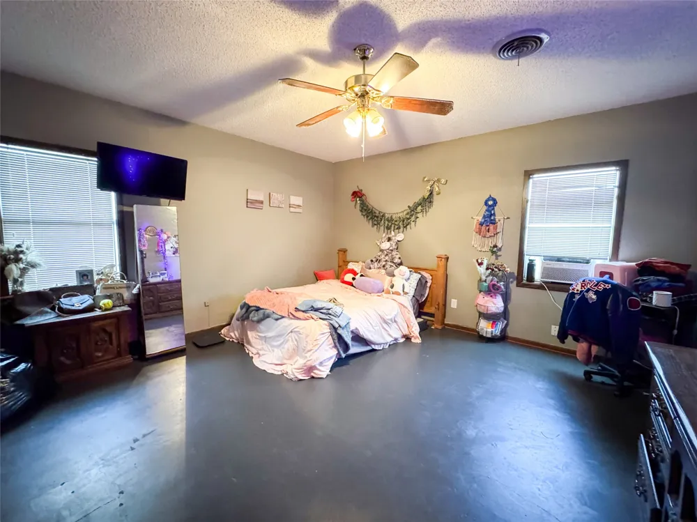 1303 Grand Central Avenue O'Brien, TX 79539
