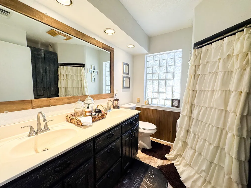 1303 Grand Central Avenue O'Brien, TX 79539