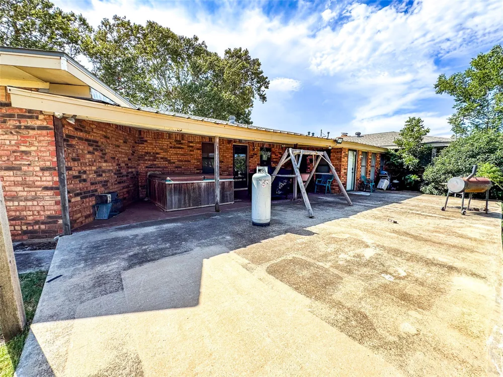1303 Grand Central Avenue O'Brien, TX 79539