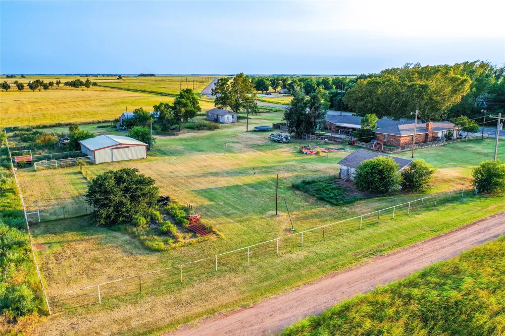 1303 Grand Central Avenue O'Brien, TX 79539