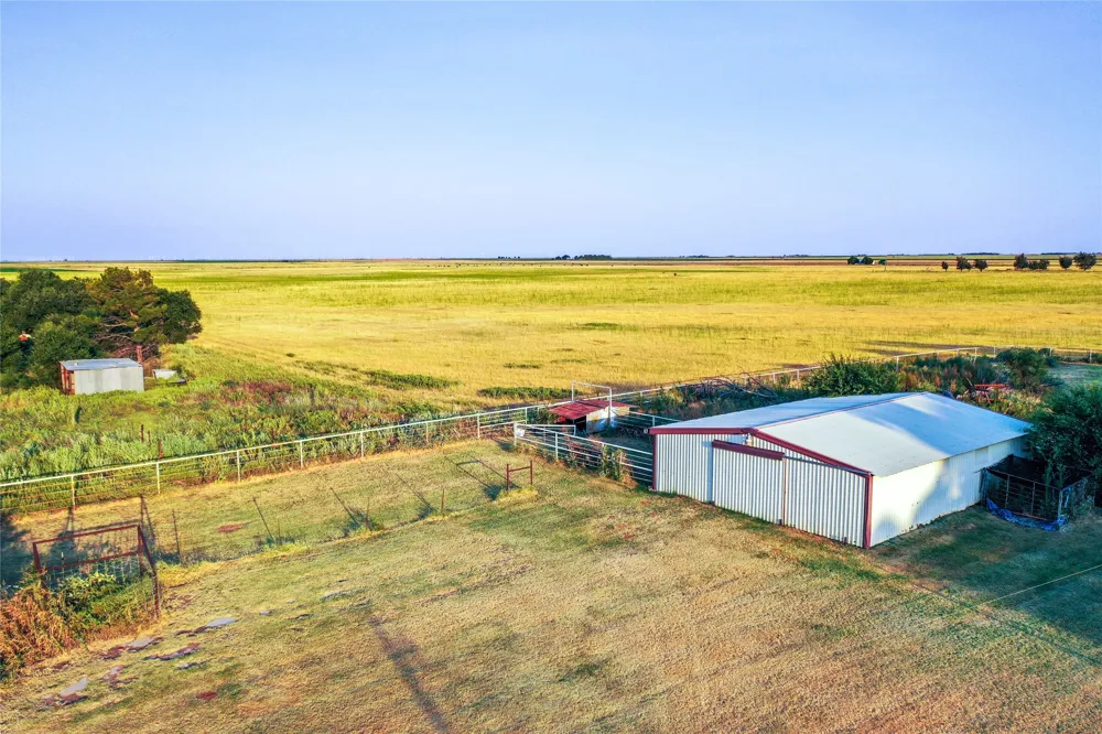 1303 Grand Central Avenue O'Brien, TX 79539