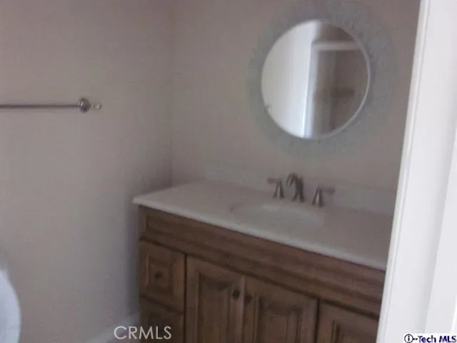 9542 Via Venezia Burbank, CA 91504