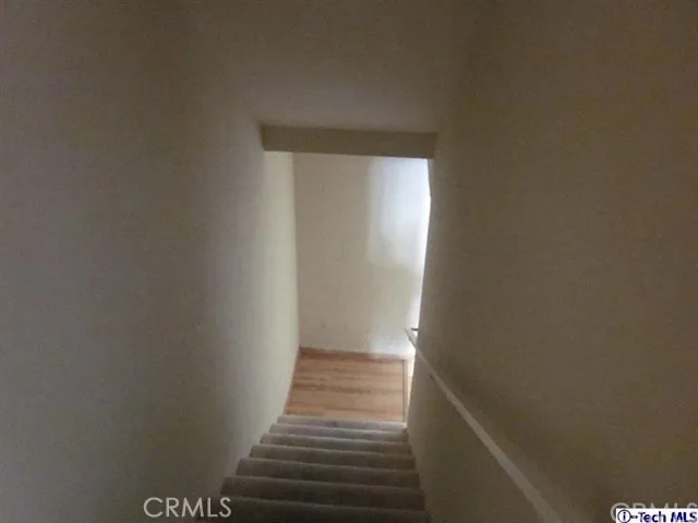 9542 Via Venezia Burbank, CA 91504