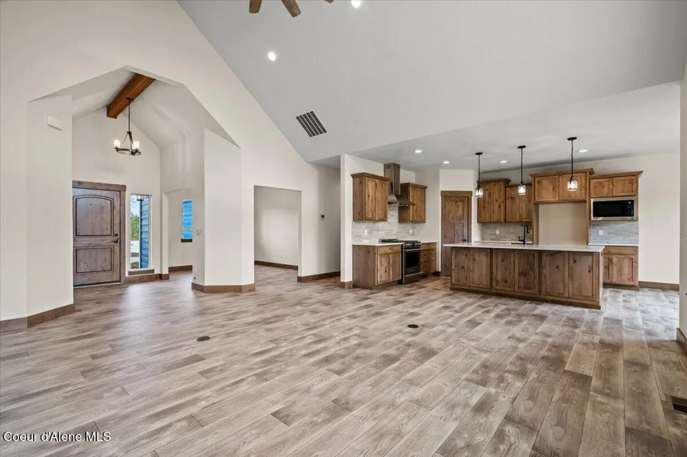 17372 W Kathleen Avenue Hauser, ID 83854