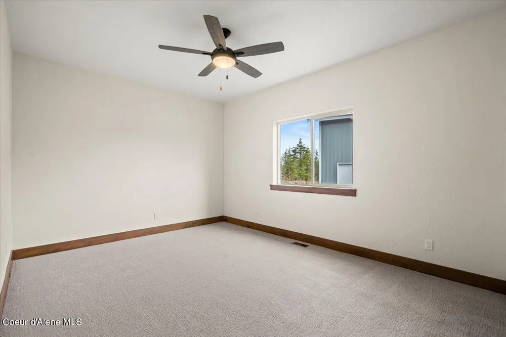 17372 W Kathleen Avenue Hauser, ID 83854