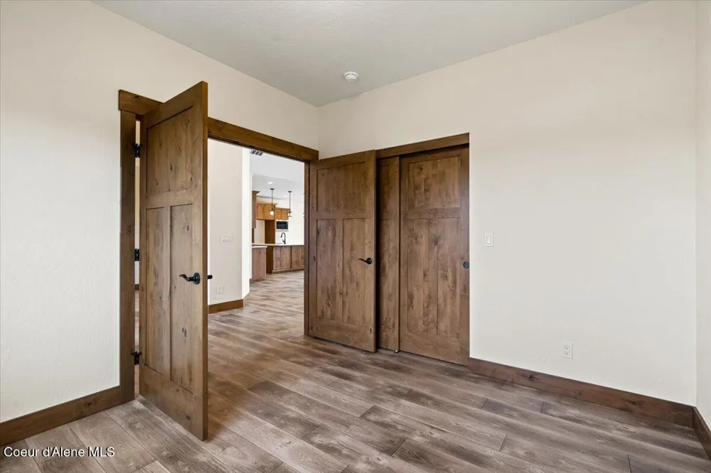 17372 W Kathleen Avenue Hauser, ID 83854