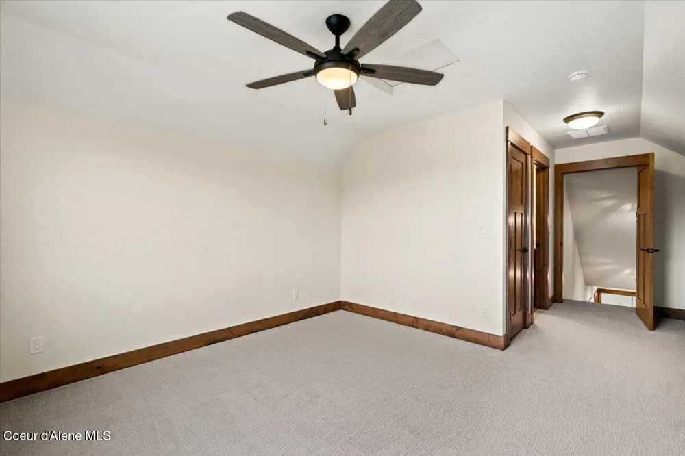 17372 W Kathleen Avenue Hauser, ID 83854