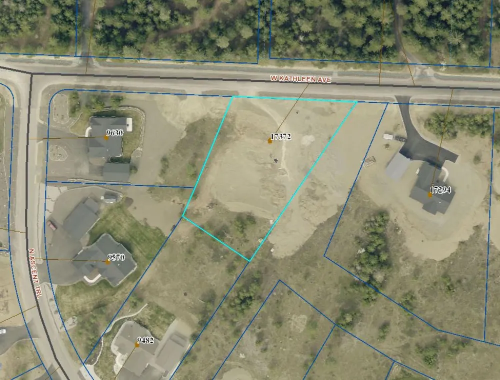 17372 W Kathleen Avenue Hauser, ID 83854