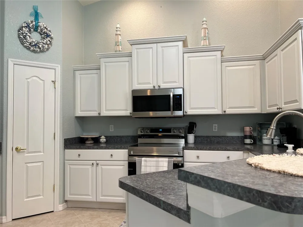 3653 LAKEWOOD BOULEVARD North Port, FL 34287
