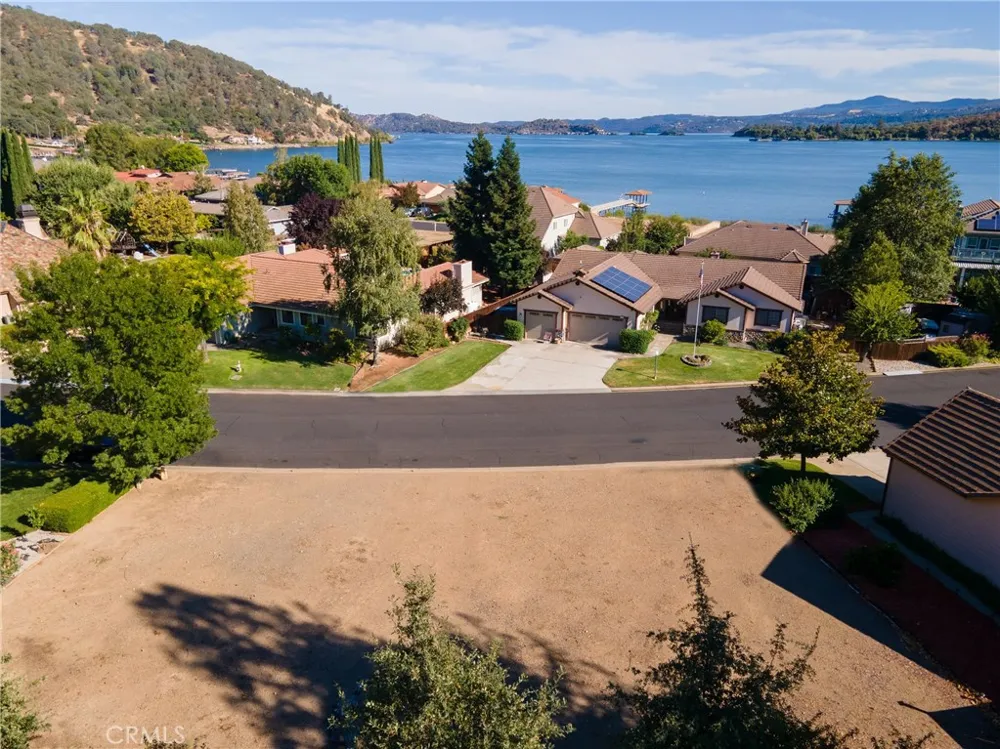 8336 Paradise Valley Boulevard Lucerne, CA 95458