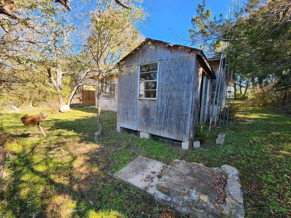 296 Live Oak Loop Whitney, TX 76692