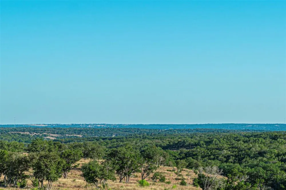 32 Buckskin Path Fredericksburg, TX 78624