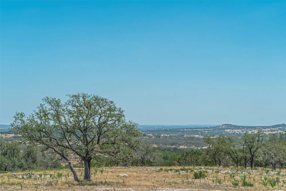 32 Buckskin Path Fredericksburg, TX 78624